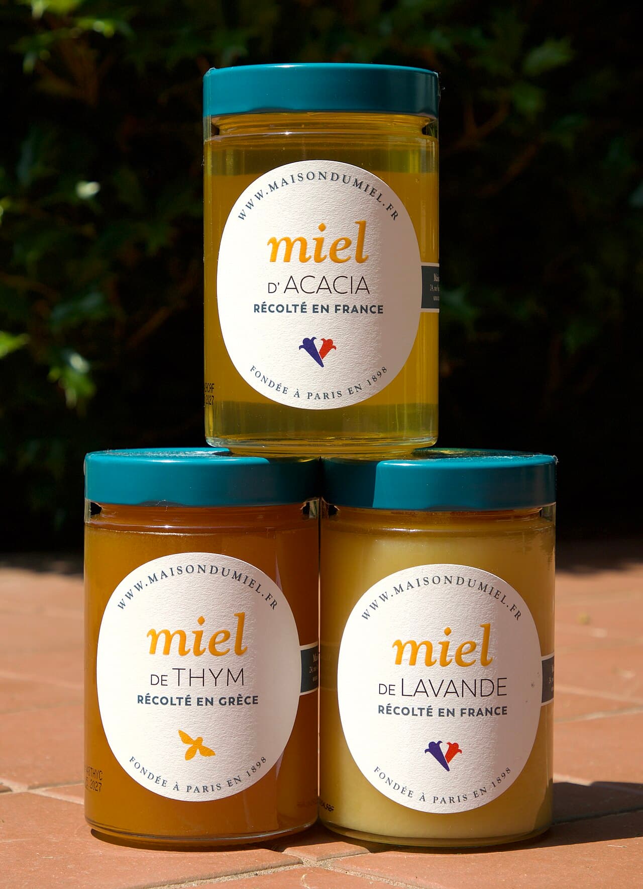Honey: 18% water, pH 3.9, slow-releasing hydrogen peroxide, and the only common food with effectively no shelf life.