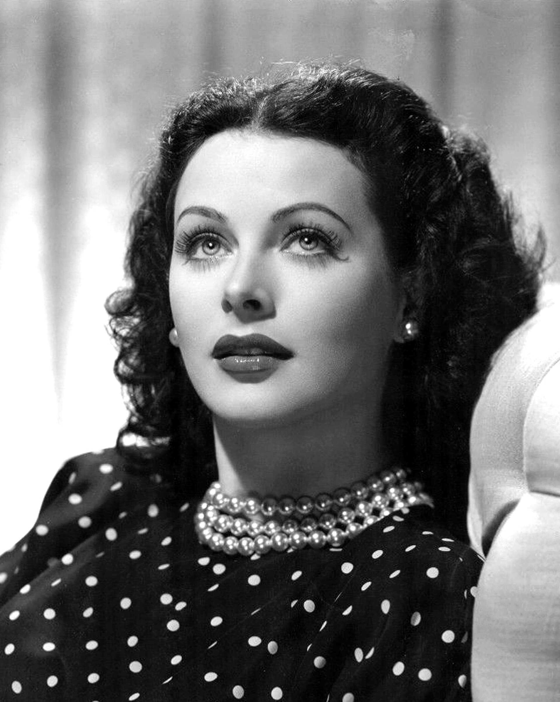 Hedy Lamarr's wartime patent (which is now in your phone)