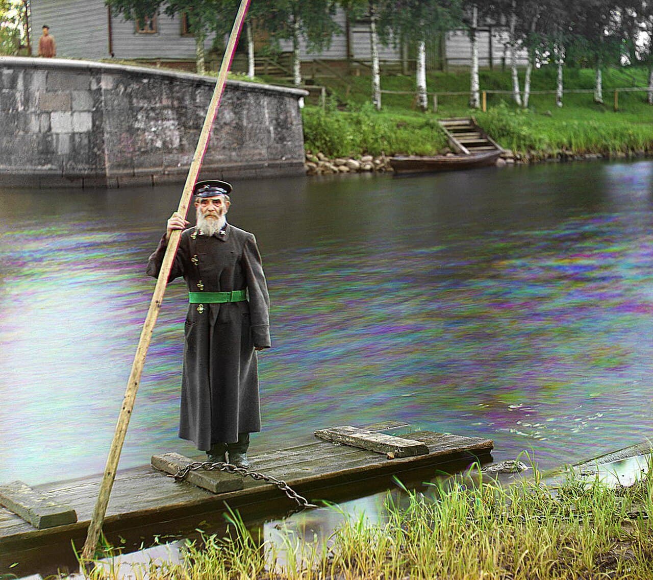 Pinkhus Karlinskii, 84 years old, supervisor of the Chernigov floodgate, photographed in 1909. Sixty-six years of service. His exact death year is unknown.